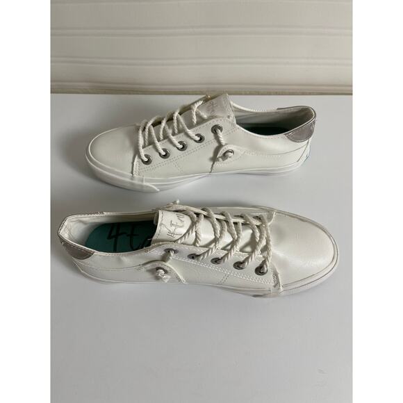 NWT 4 Earth White Blowfish Malibu Martina SlipOn Sneakers 8.5 Quiet Luxury Scand - Picture 1 of 9